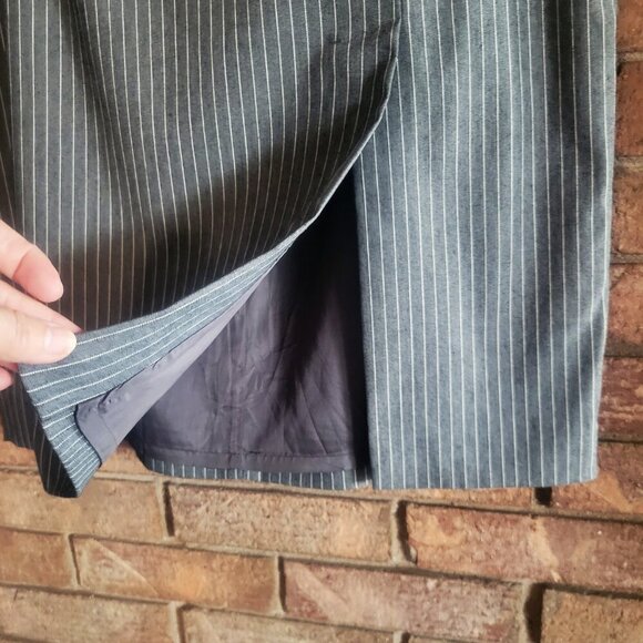 Ann Taylor Gray Pinstriped Lined Pencil Skirt w/Front Slit - Size 12 - Picture 2 of 10
